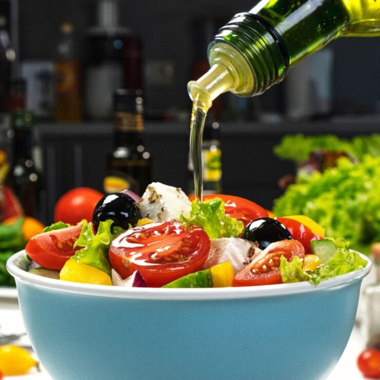 Improve salad teste with Virgin Olive Oil